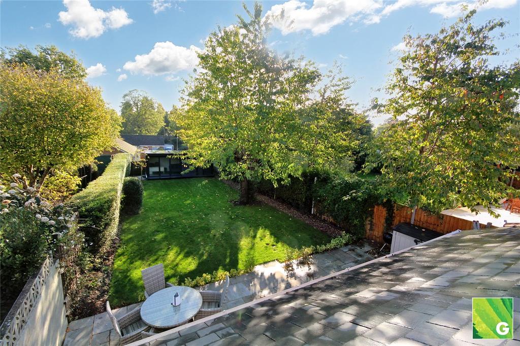 College Road, Ringwood, Hampshire, BH24 4 bed semidetached house for