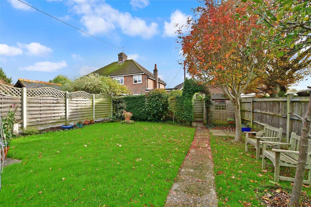 Keld Avenue, Uckfield, East Sussex 2 bed semi-detached house - £450,000