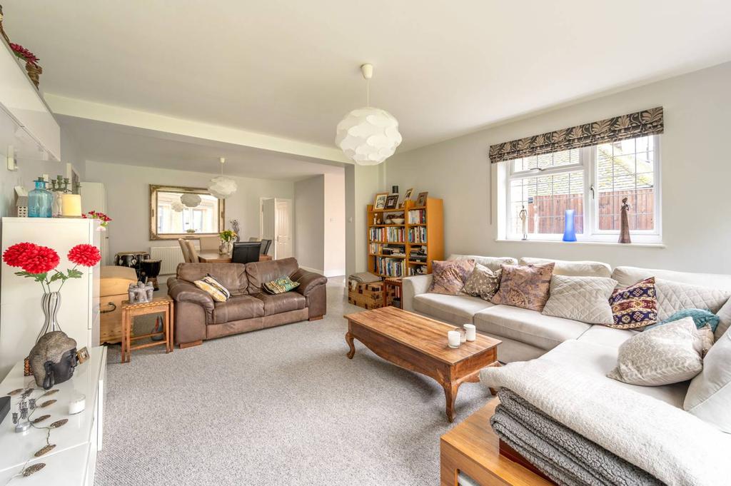 Mossy Vale, Maidenhead, SL6 4 bed detached house £1,100,000