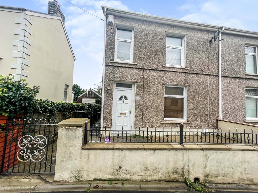 Bolgoed Road, Pontarddulais, Swansea... 3 bed semidetached house £