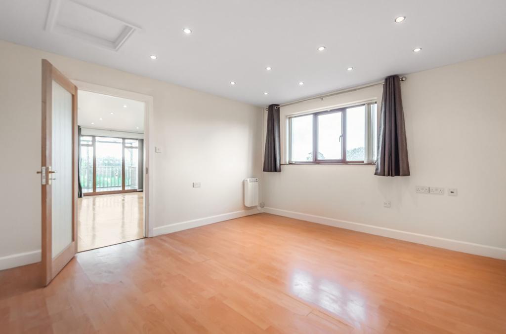 Large Double Bedroom