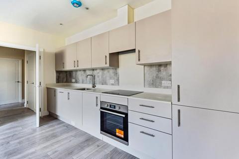 2 bedroom flat for sale, Anne Boleyn,  Cheam,  Sutton,  SM3