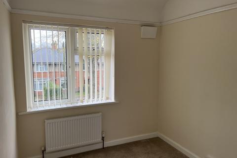 3 bedroom terraced house to rent - Barnsdale Crescent, Birmingham B31