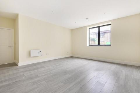 2 bedroom flat for sale, Apartment 2,  Anne Boleyn House,  Ewell Road,  Cheam,  Sutton,  SM3