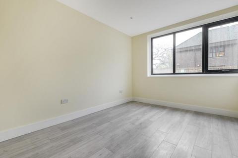 2 bedroom flat for sale, Anne Boleyn,  Cheam,  Sutton,  SM3