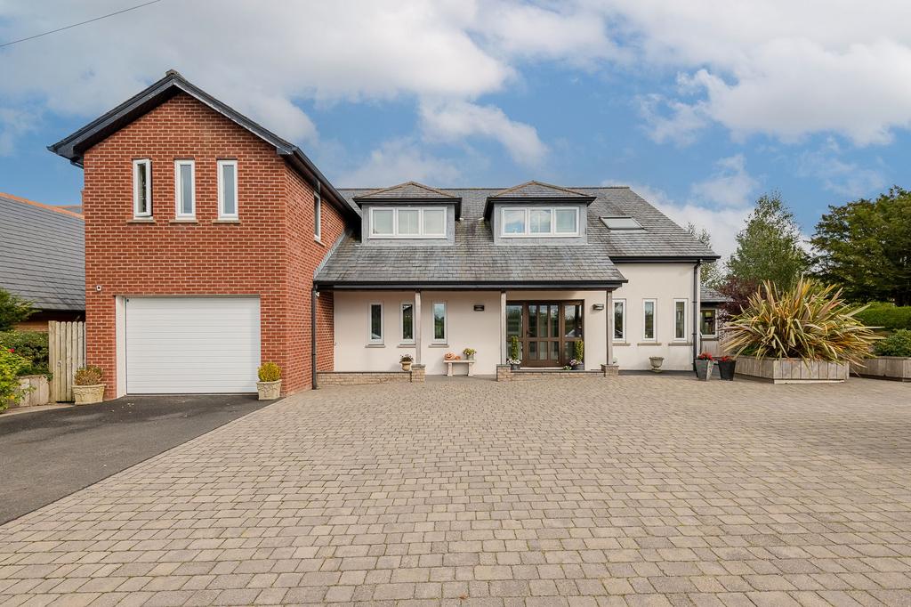 Wetheral Pasture, Carlisle, CA4 5 bed detached house £800,000