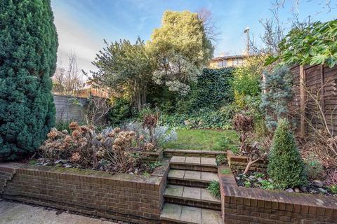 46 Pine Grove, London, SW19 7HE