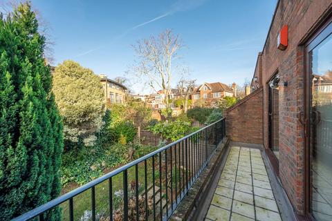 46 Pine Grove, London, SW19 7HE