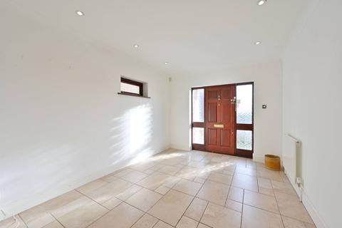 46 Pine Grove, London, SW19 7HE