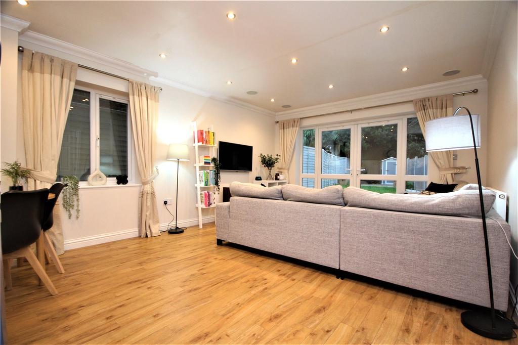 Arun Close, Sompting, Lancing, West Sussex, BN15 3 bed detached house