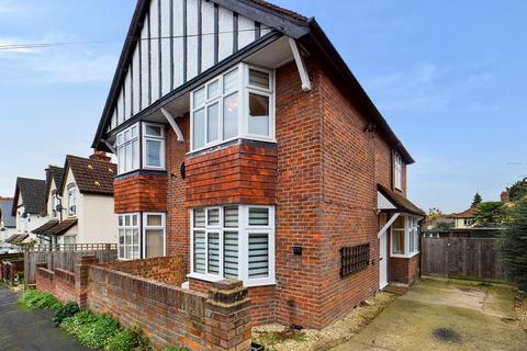 3 bedroom semi-detached house to rent - Cromwell Road, High Wycombe, HP13 7AN