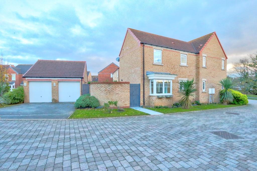 West Farm Close, Normanby, TS6 4 bed detached house £330,000