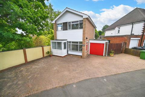 3 bedroom detached house to rent, York Gardens, Wolverhampton WV3