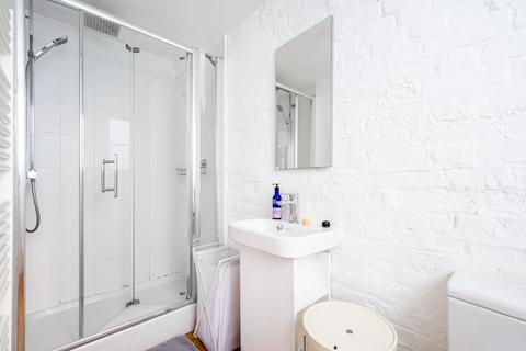 8 Temple Yard, London, E2 6QD