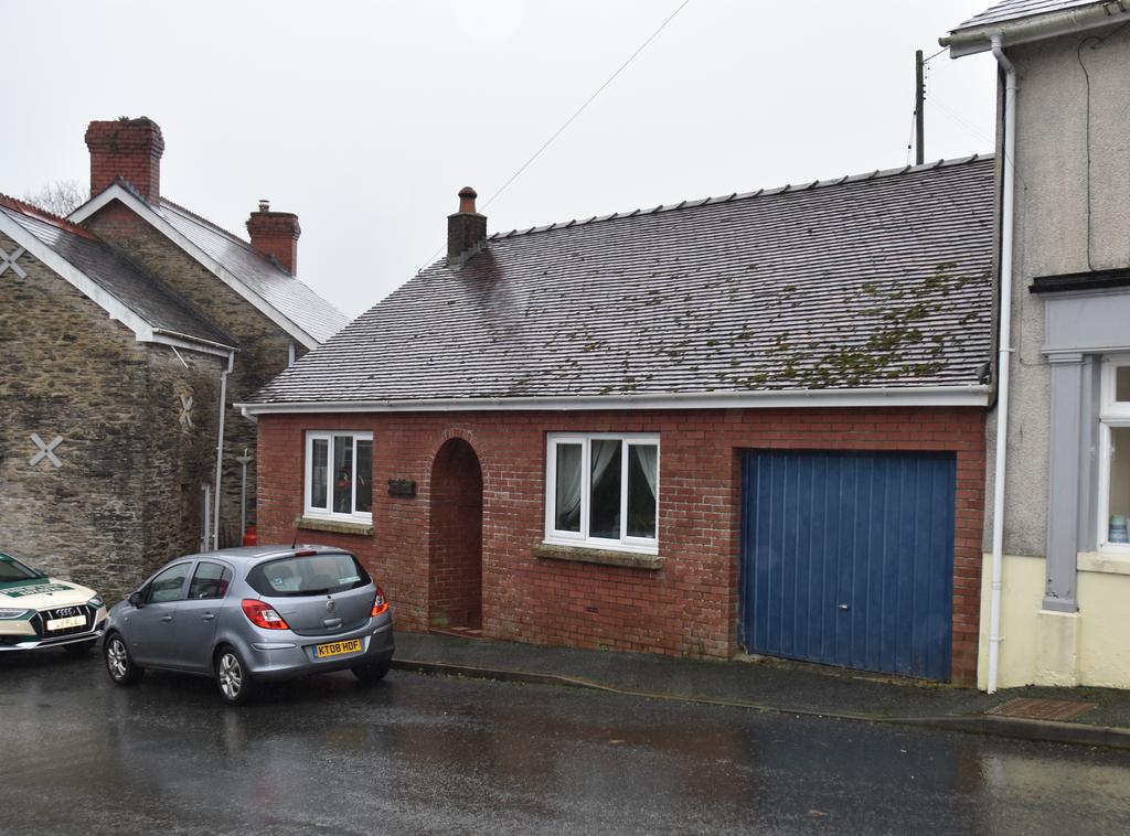 Dan Y Graig, Trelech 2 bed semidetached house for sale £149,000
