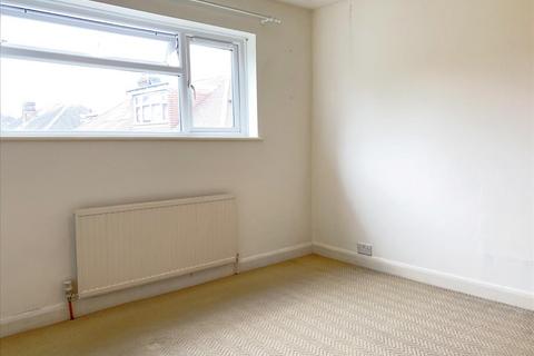 2 bedroom flat to rent, Rosemont Road, Acton, W3