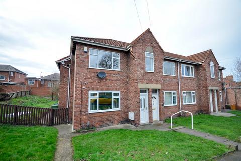 3 bedroom apartment to rent, Poplar Crescent, Dunston