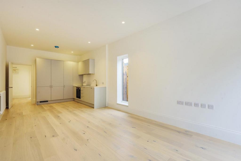 Clarendon Rise, Lewisham 1 bed flat £375,000
