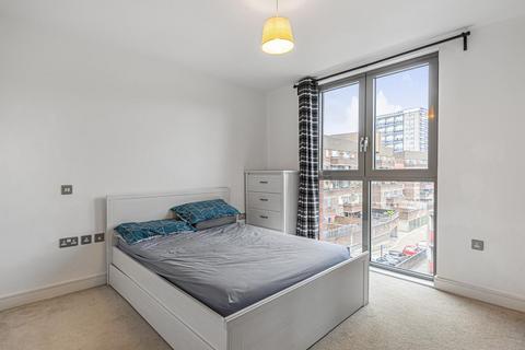 Flat 17, Chamberlain Court Silwood Street, London, SE16 2AZ