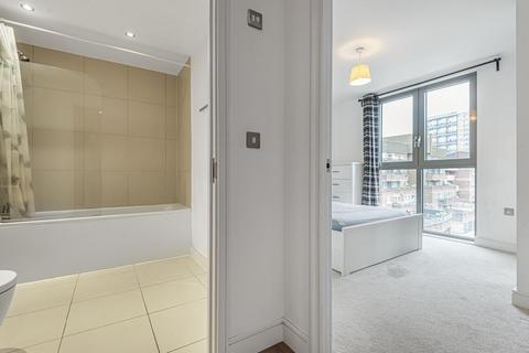 Flat 17, Chamberlain Court Silwood Street, London, SE16 2AZ