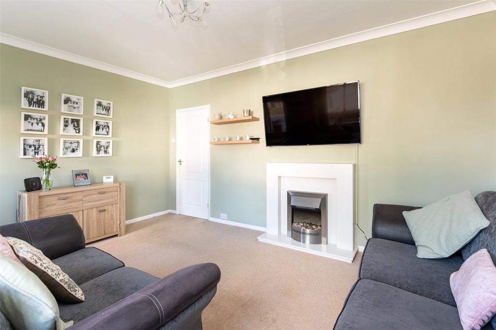Milner Bank, Otley, West Yorkshire, LS21 3 bed semidetached house £