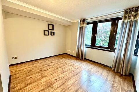 2 bedroom flat to rent, Inchinnan Court, Paisley, Renfrewshire, PA3