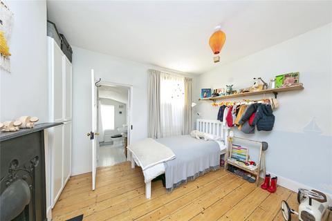 45 Albert Road, Richmond, TW10 6DJ