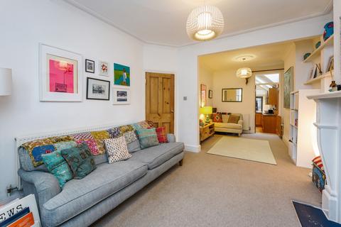 26 Gladwyn Road, London, SW15 1JY