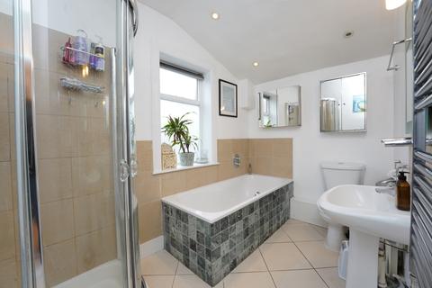 26 Gladwyn Road, London, SW15 1JY