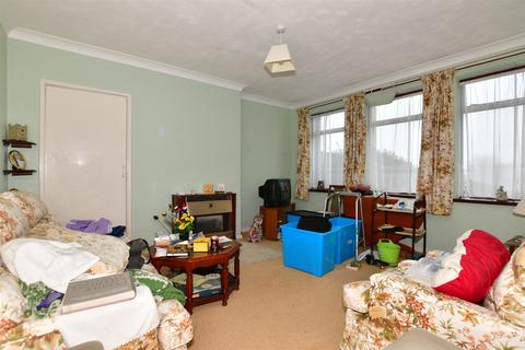 90 Melbourne Avenue, Dover, CT16 2JG