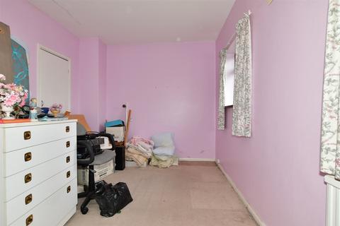 90 Melbourne Avenue, Dover, CT16 2JG