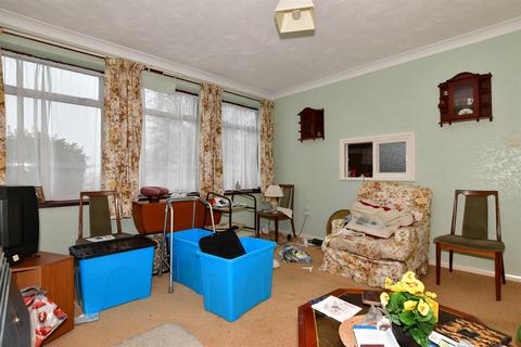 90 Melbourne Avenue, Dover, CT16 2JG