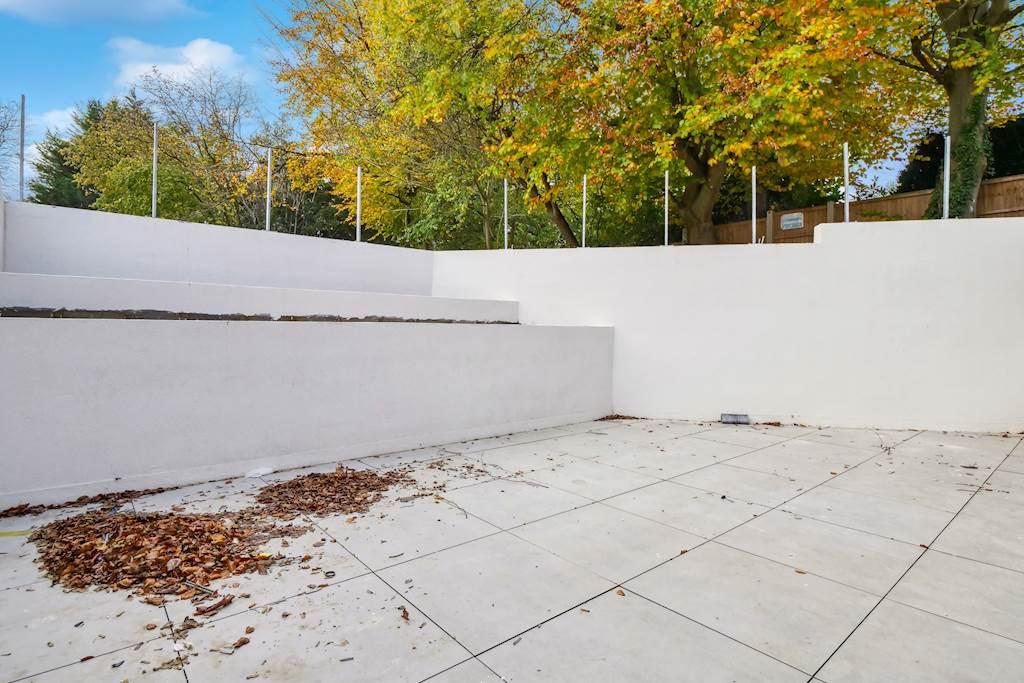 The Ridge Way, South Croydon, Surrey, CR2 4 bed duplex £2,850 pcm (£