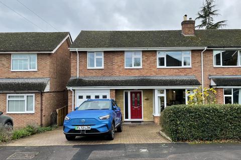 28 Isis Close, Long Hanborough, Witney, OX29 8JN