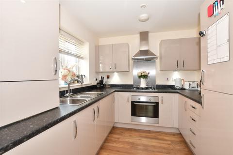 11 Bruton Link, Runwell, Wickford, SS11 7FU