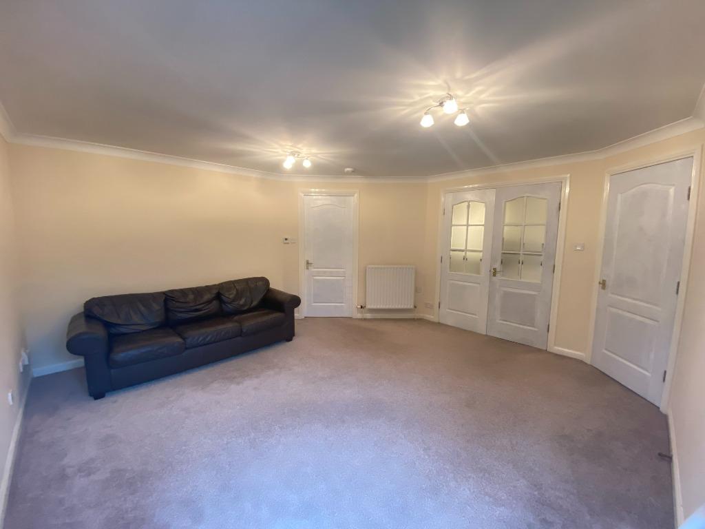 East Werberside Place, Fettes, Edinburgh, EH4 2 bed flat £1,250 pcm