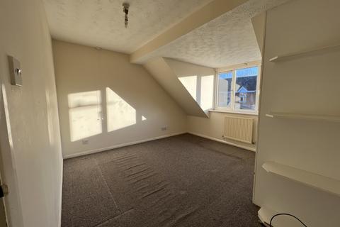 3 bedroom semi-detached house to rent, Leicester, LE3