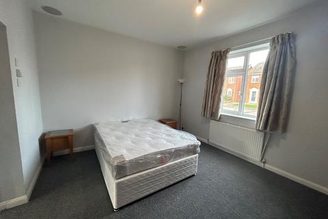 Parking to rent, Haslemere, Green Lane, Staines-Upon-Thames, Surrey, TW18