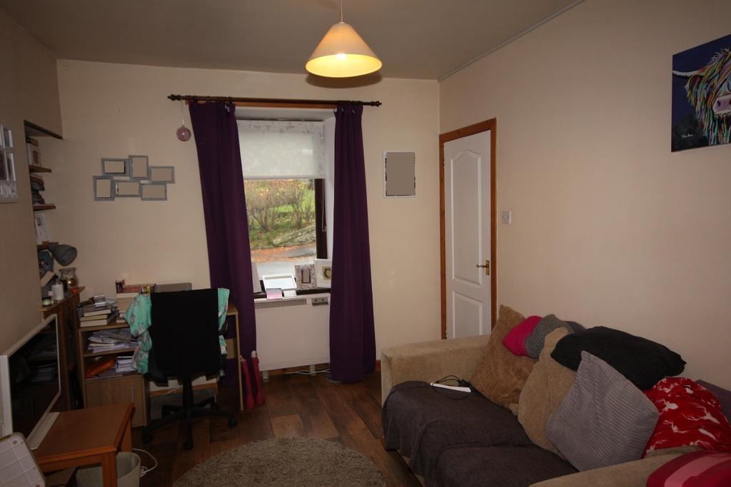 Kirk Brae, Galashiels, TD1 1 bed flat £375 pcm (£87 pw)