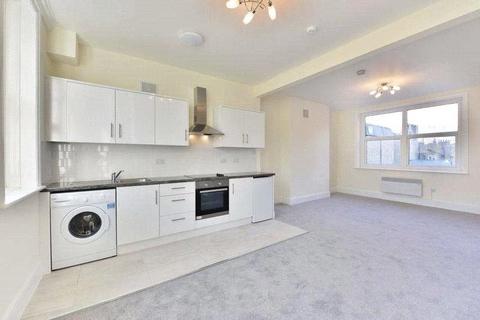 Studio to rent, Allitsen Road, St Johns Wood