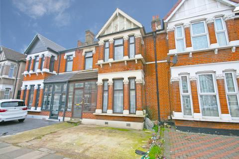 3 bedroom terraced house for sale - Audley Gardens, Ilford, Essex, IG3
