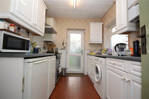 3 bedroom semi-detached house for sale - Dunmow Close, Romford, RM6