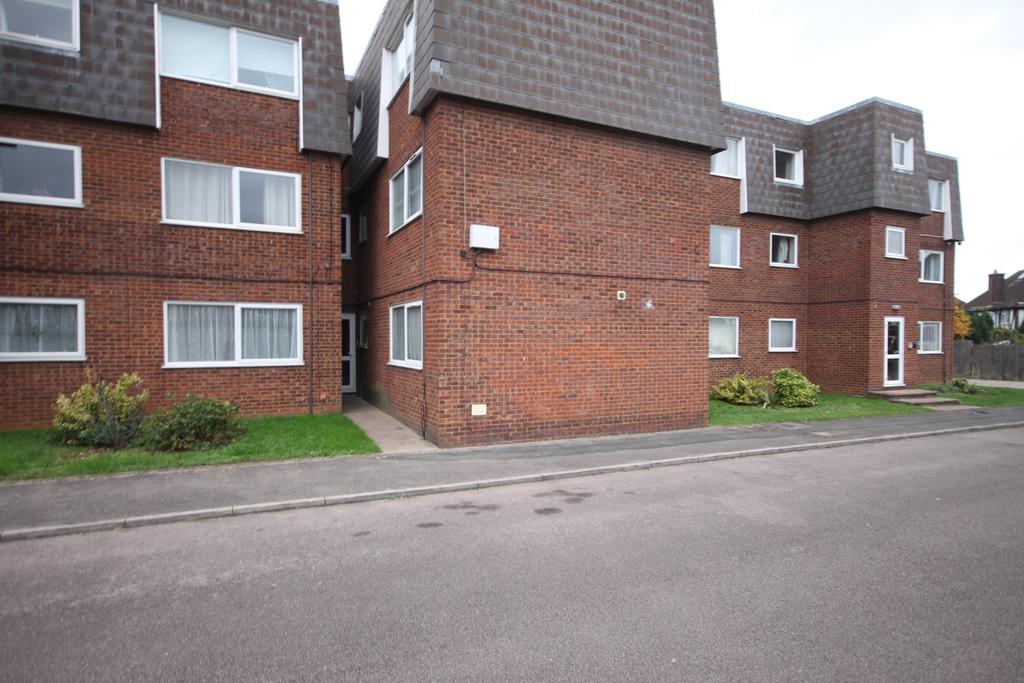 Gardenia Avenue, Luton, LU3 1 bed flat £800 pcm (£185 pw)