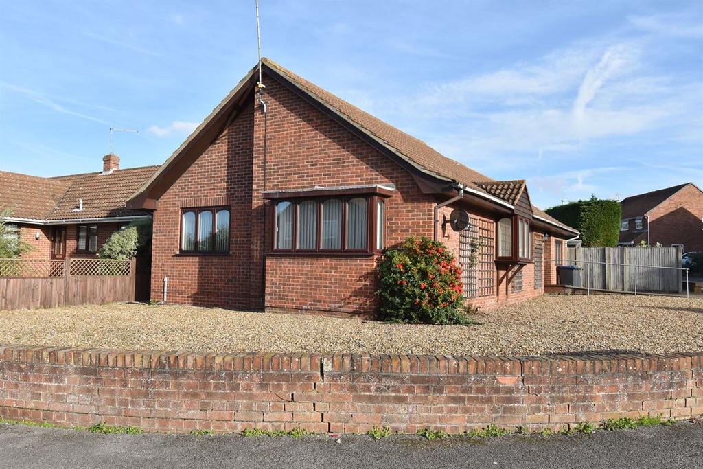 Elm Wood Close, Swalecliffe, Whitstable 3 bed detached bungalow for