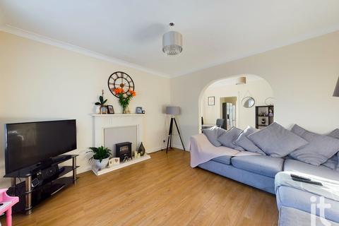 3 bedroom semi-detached house for sale - Kings Road, Hazel Grove, Stockport, SK7