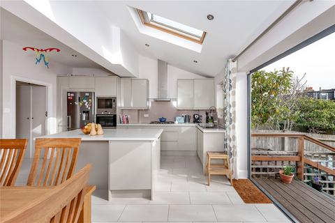 4 bedroom terraced house to rent, Edencourt Road, London, SW16