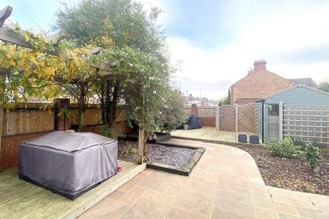 80 Alan Road, Ipswich, IP3 8EY