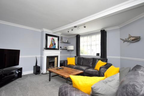 80 Alan Road, Ipswich, IP3 8EY