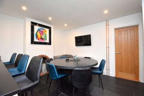 80 Alan Road, Ipswich, IP3 8EY