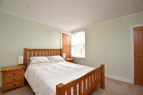 80 Alan Road, Ipswich, IP3 8EY